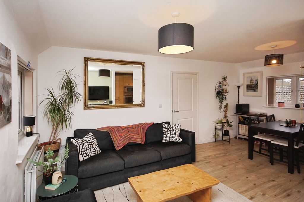 Property photo 2 of 10 Pbox-Img.Jpg