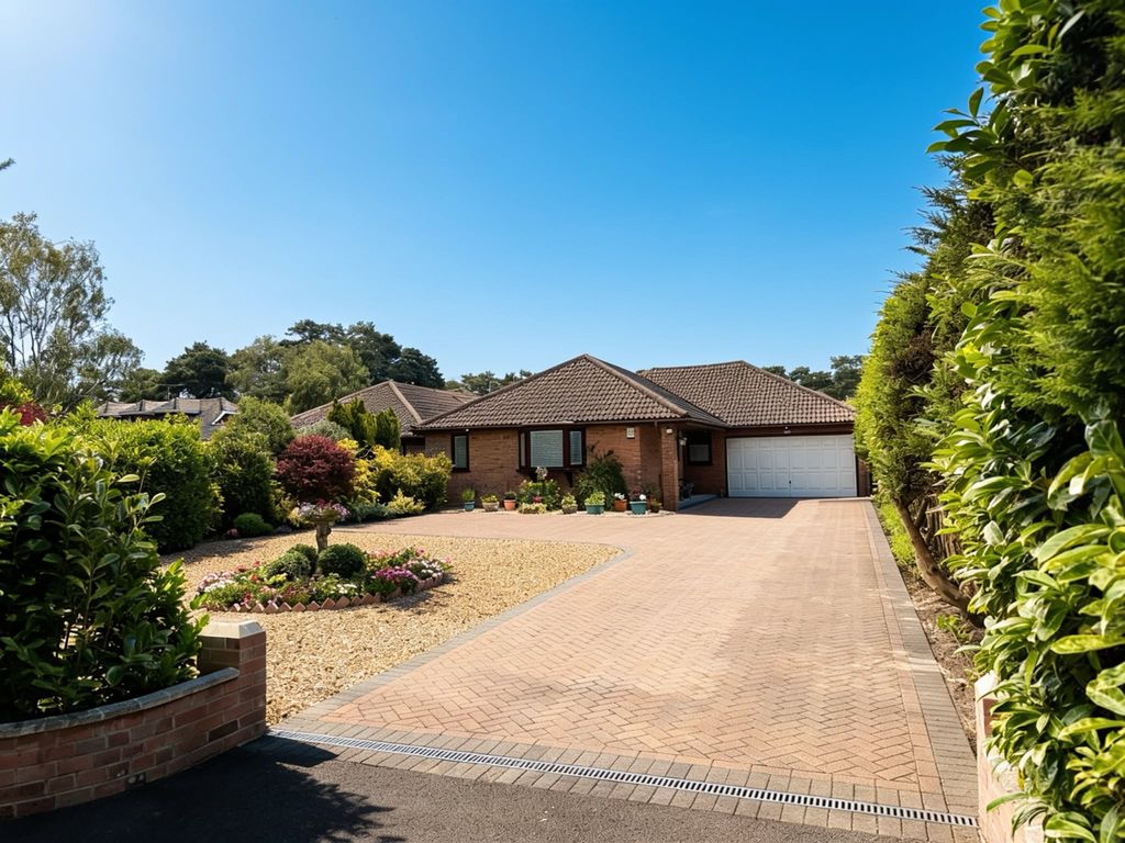 Property photo 1 of 24 4 Bedroom Detached Bungalow