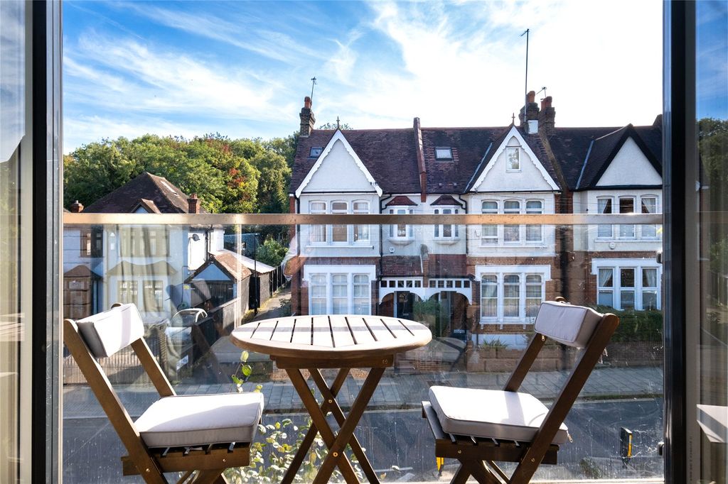 Property photo 3 of 9 Picture No. 13