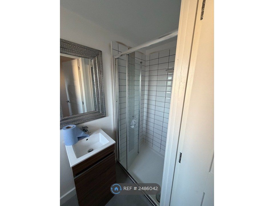 Property photo 2 of 5 Shower/Room Toilet