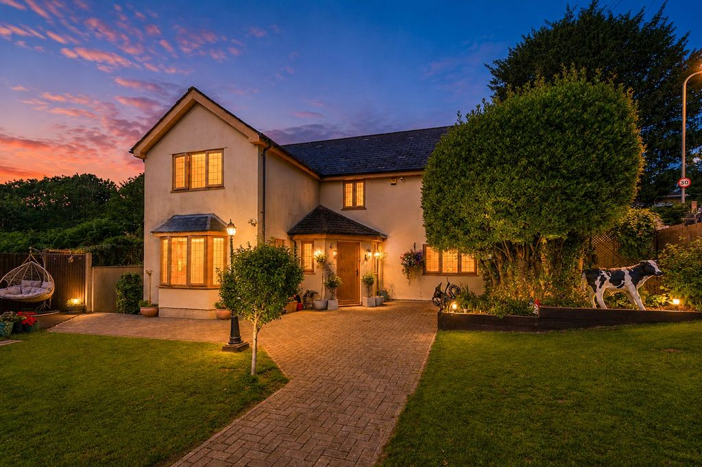 Property photo 1 of 52