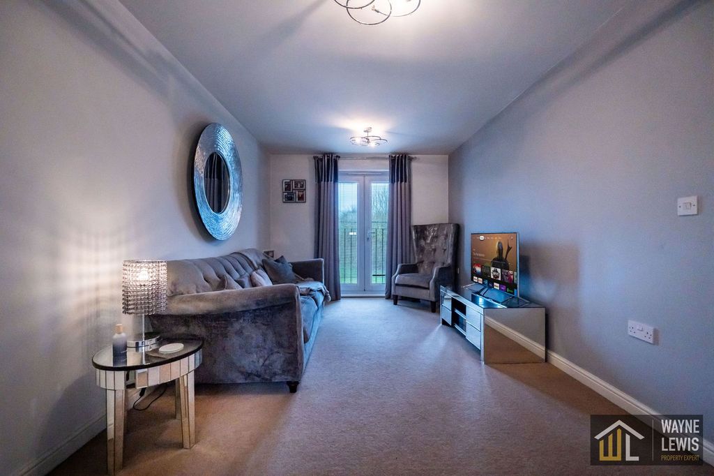 Property photo 2 of 27