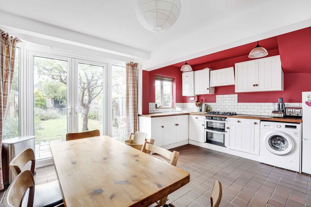 Property photo 3 of 7