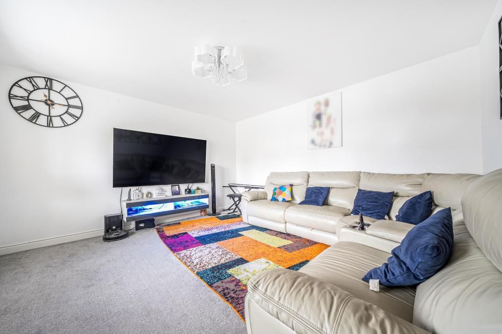 Property photo 2 of 22 Living Room