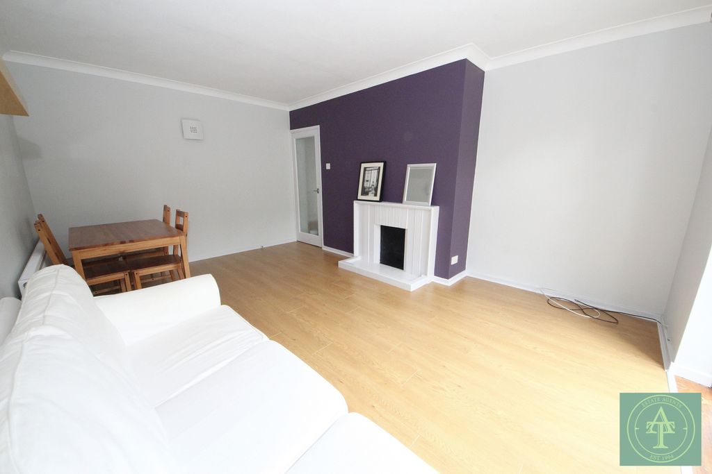 Property photo 3 of 9 Gallery