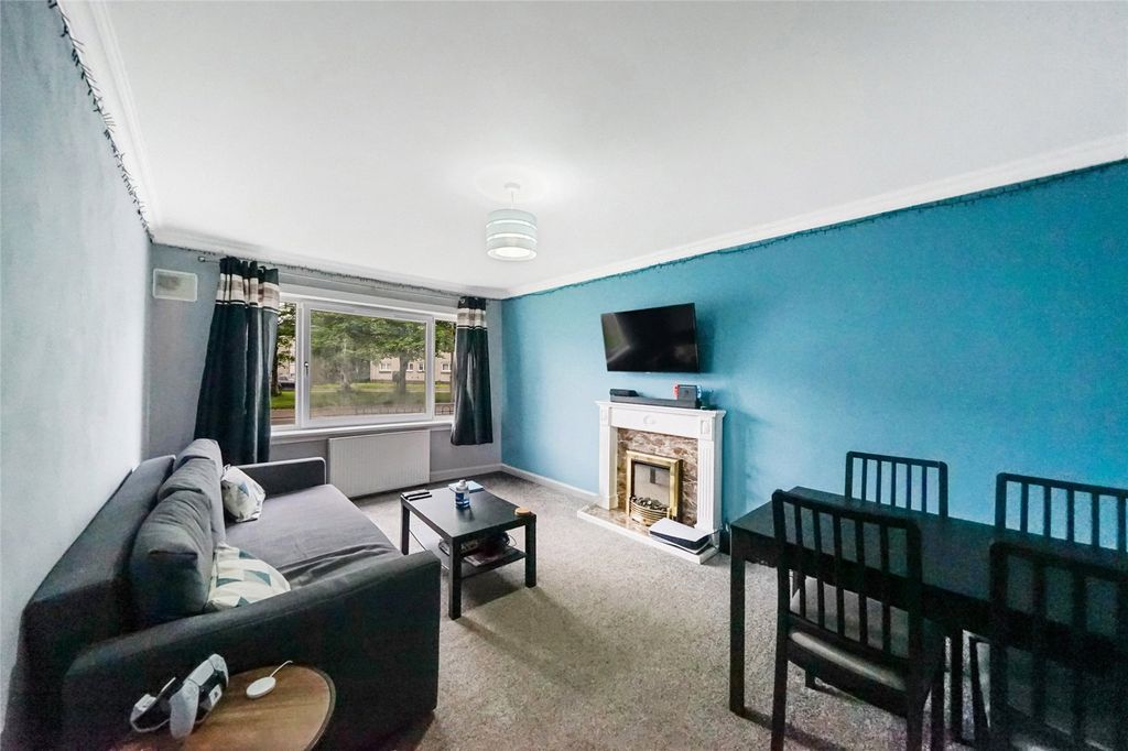 Property photo 2 of 17 Living Room