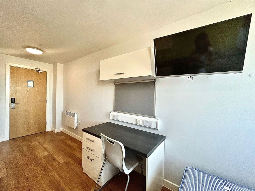 Property photo 2 of 9 Picture No. 06