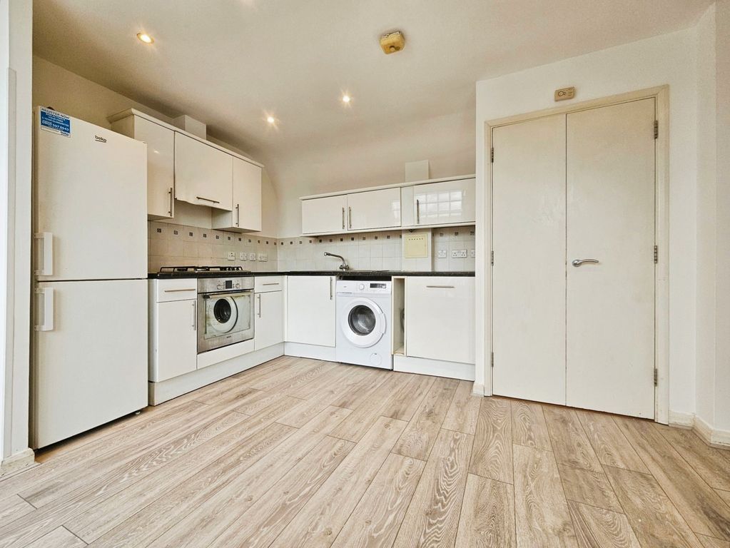 Property photo 3 of 18 Gallery