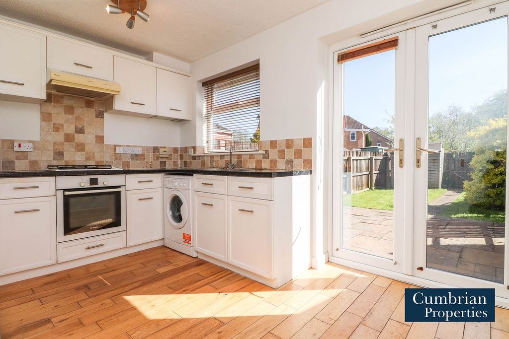 Property photo 2 of 14 Dining Kitchen