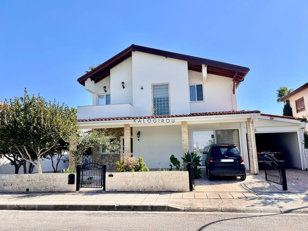 Property photo 1 of 35