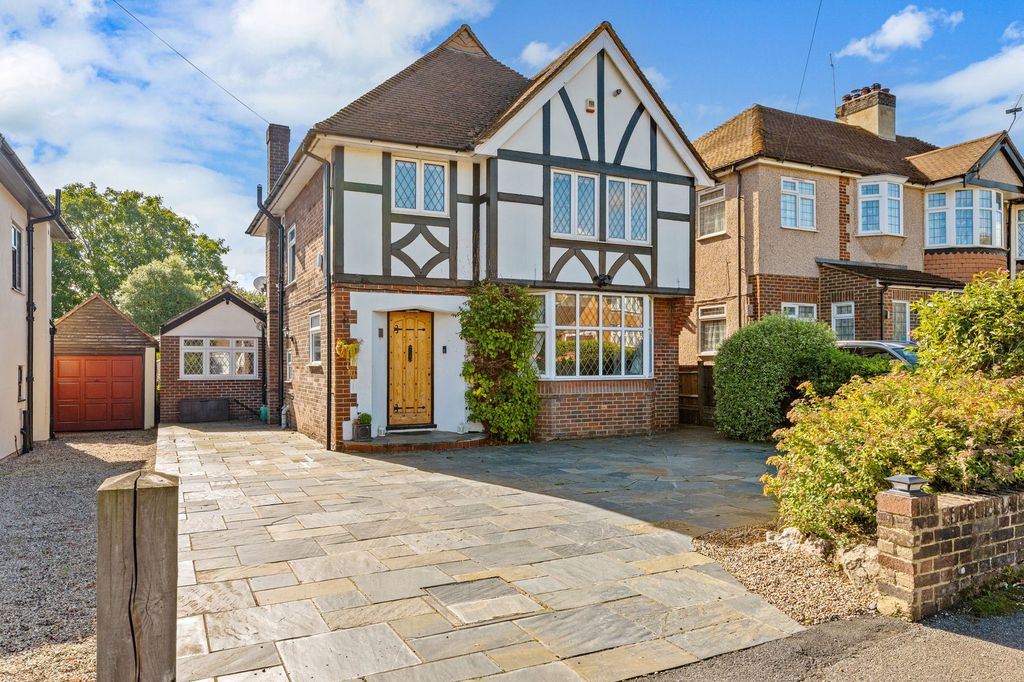 Property photo 1 of 34