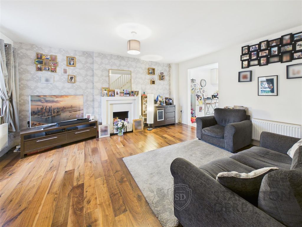 Property photo 3 of 13 Cam04709G0-Pr0319-Still003.Jpg