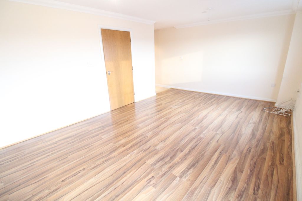 Property photo 3 of 17 P2128 (3)