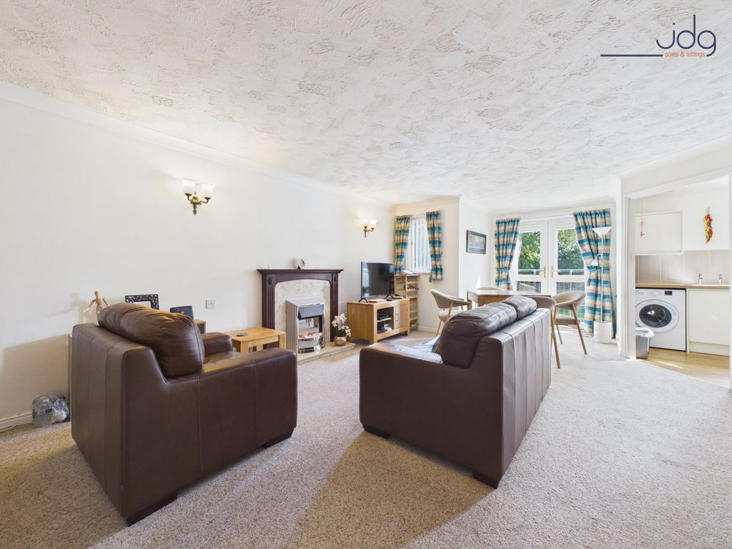 Property photo 2 of 10 Open Plan Living With Canal Views