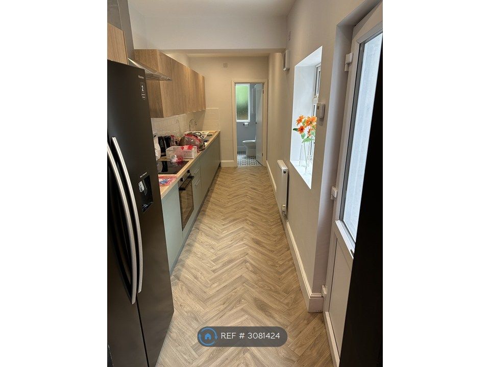 Property photo 2 of 20 Shared Kitchen Generic