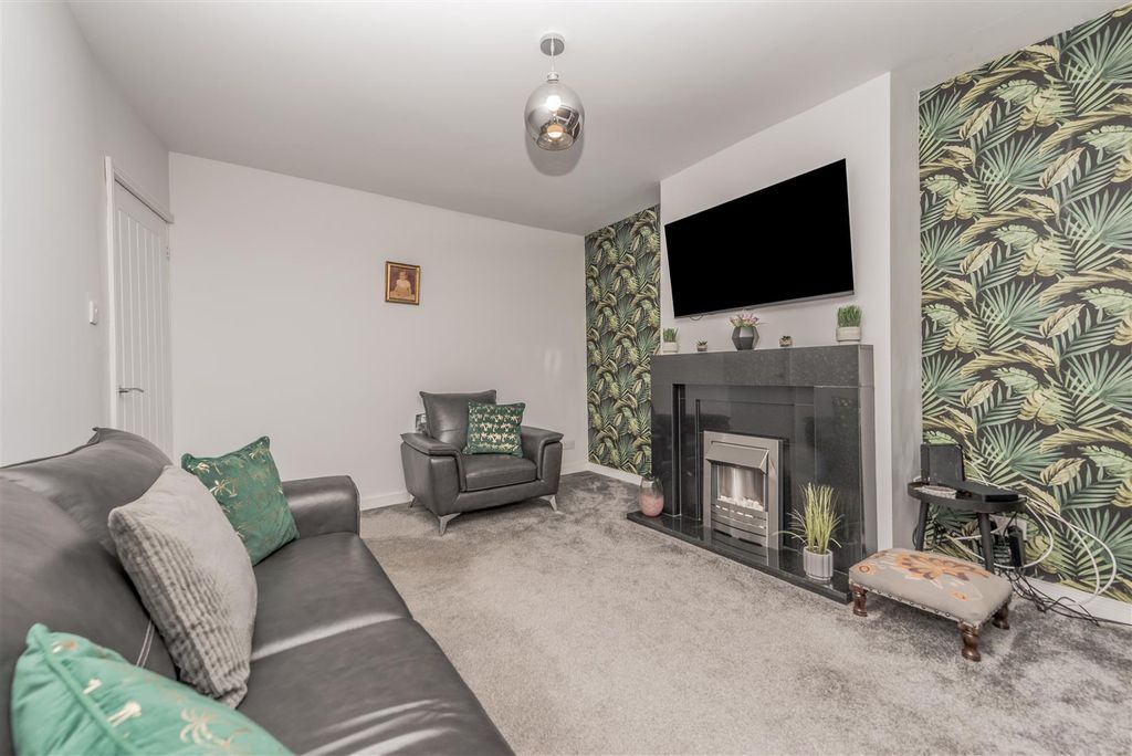 Property photo 2 of 19 Living Room: