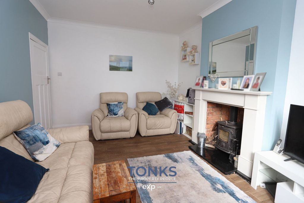 Property photo 3 of 16