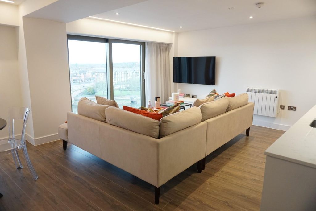 Property photo 2 of 11