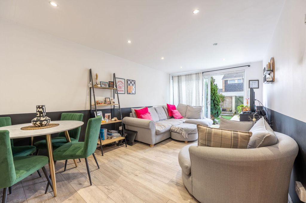 Property photo 3 of 18