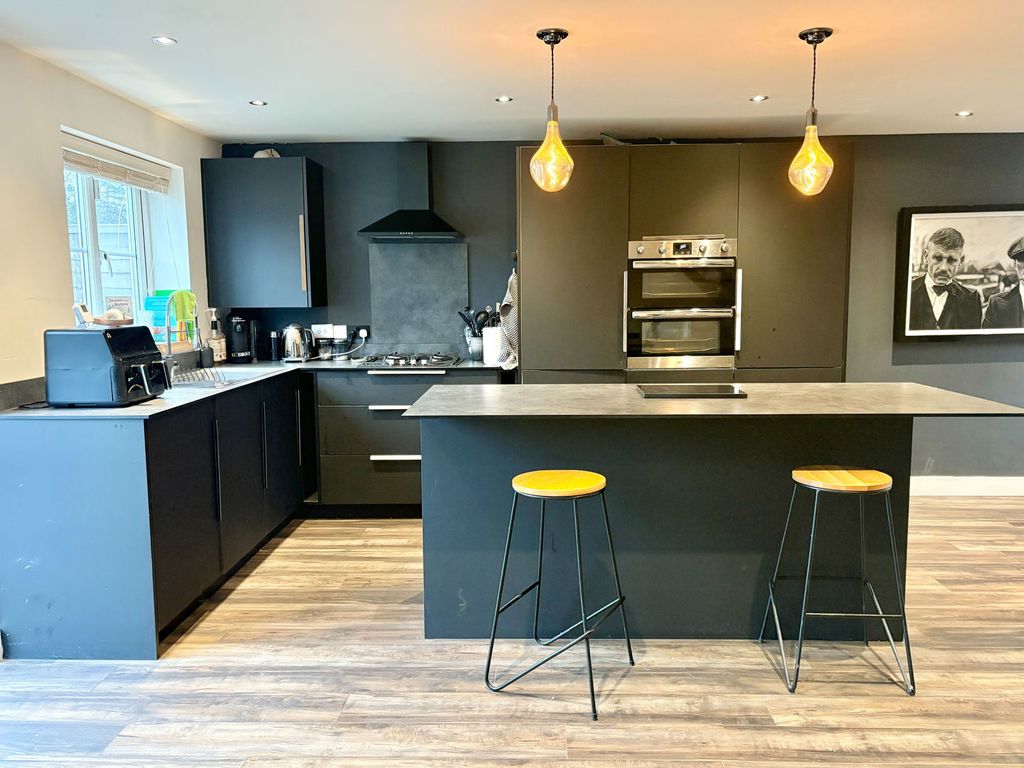 Property photo 3 of 23