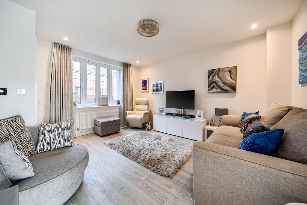 Property photo 2 of 18 1441215-4-69d7Db1F42Ddf