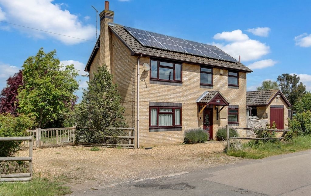 Property photo 1 of 32