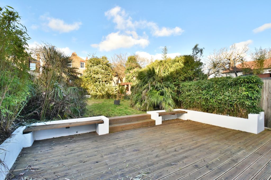 Property photo 2 of 22