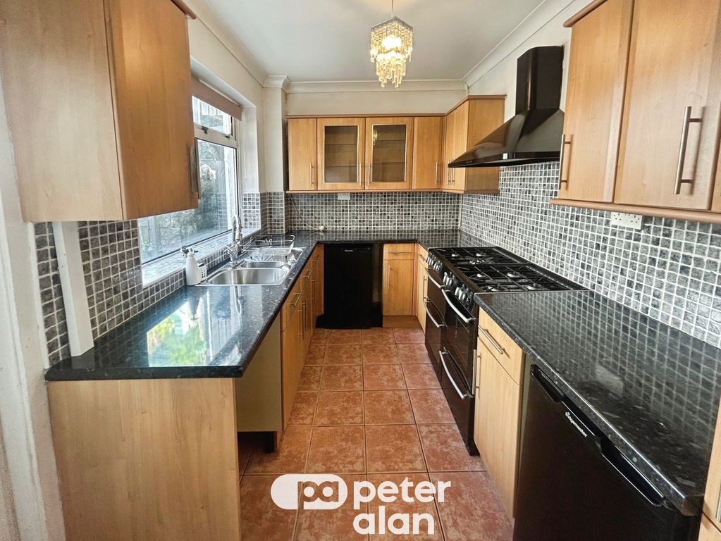Property photo 2 of 16 Image