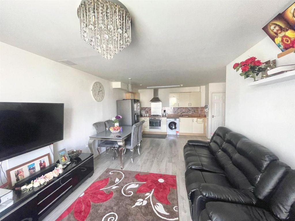 Property photo 2 of 12 Open Plan Living