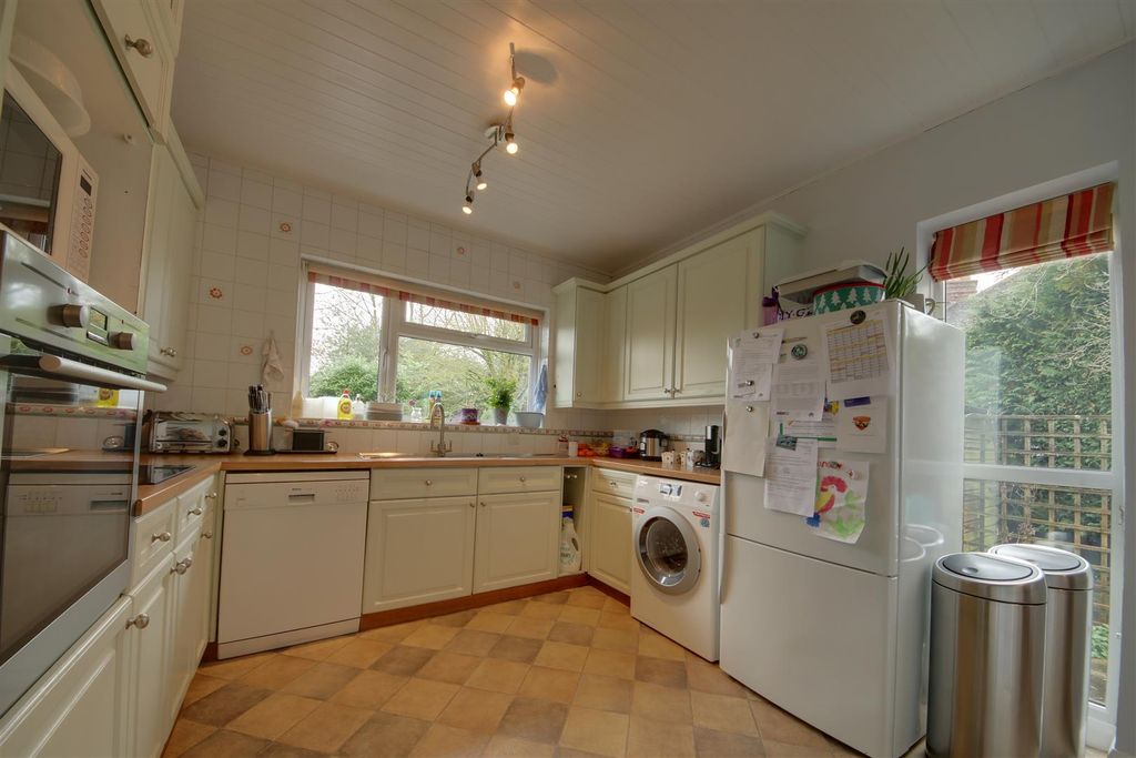 Property photo 2 of 9 Img_8003-Img_8005.Jpg