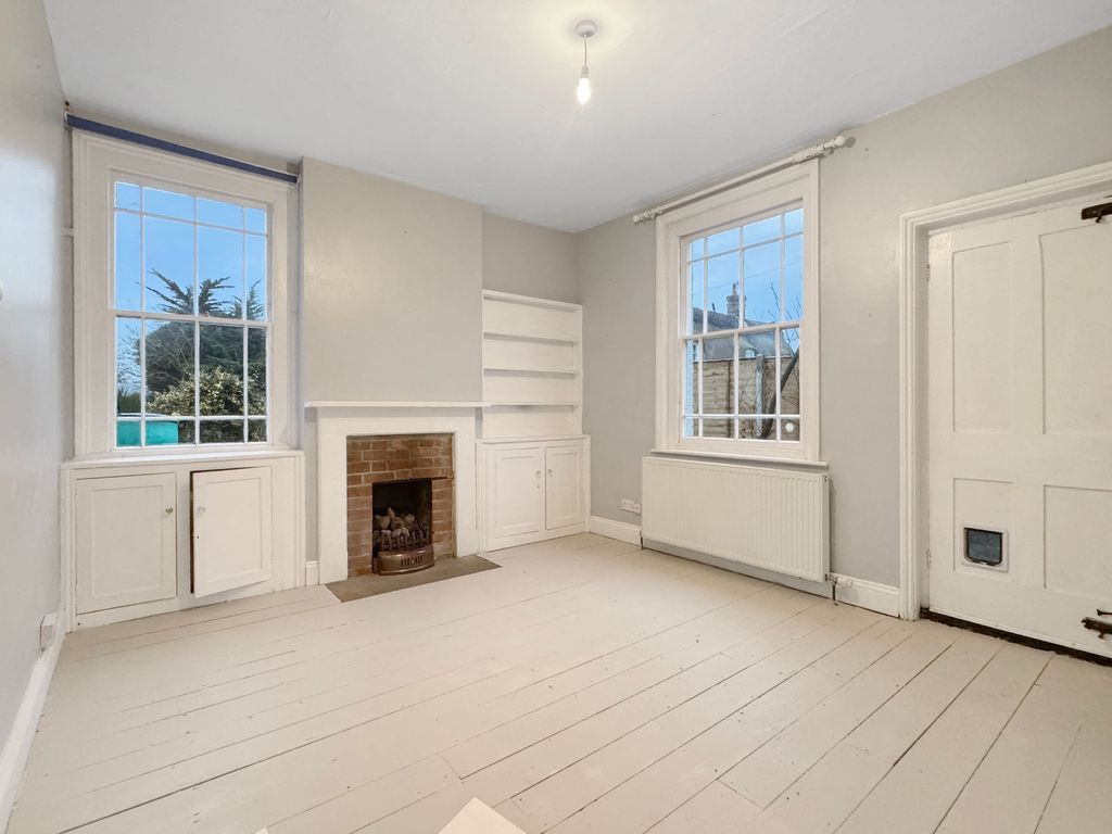 Property photo 3 of 20