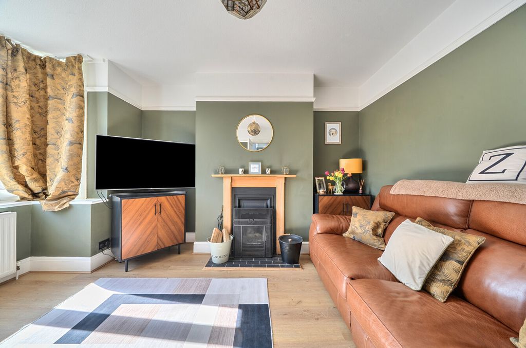 Property photo 2 of 20 1465000-12-6A0F2c...