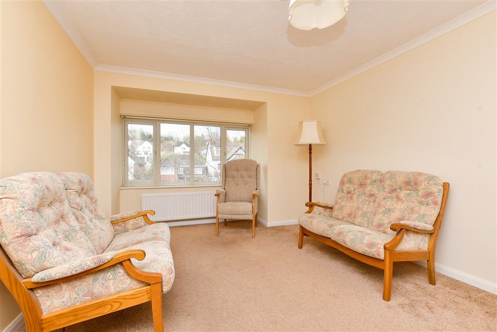 Property photo 1 of 9 Kitchen / Lounge / Diner
