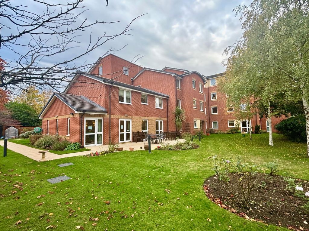 Property photo 1 of 8 Front