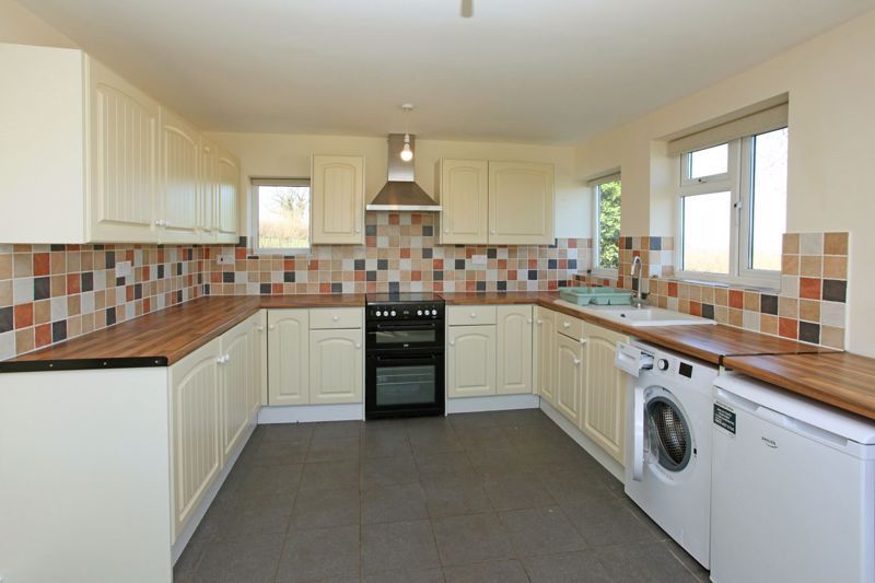 Property photo 2 of 15 Photo 5