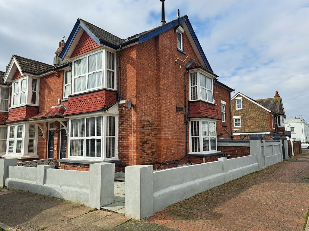 Property photo 1 of 25 Outside