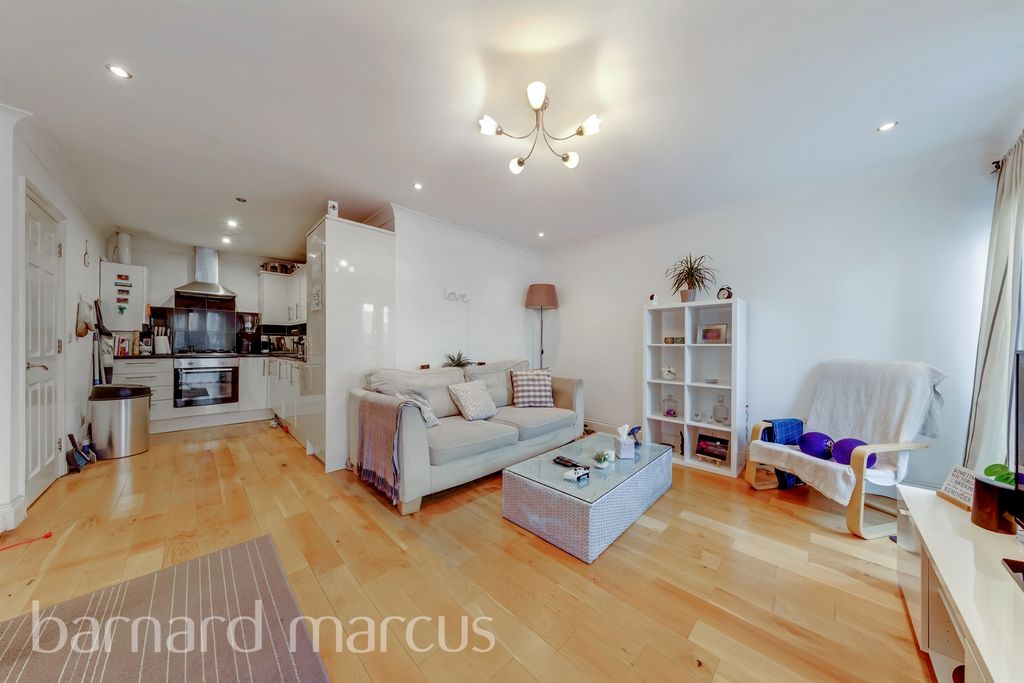 Property photo 2 of 9