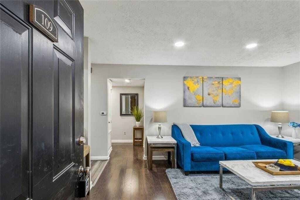 Property photo 1 of 31