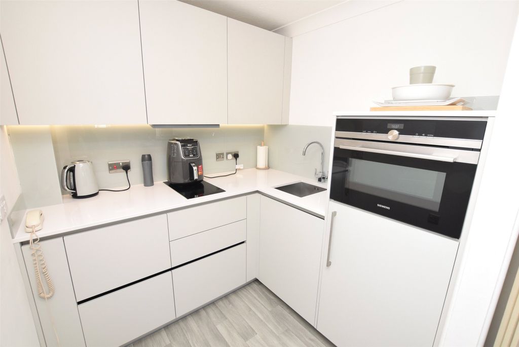 Property photo 2 of 14 Picture No. 05