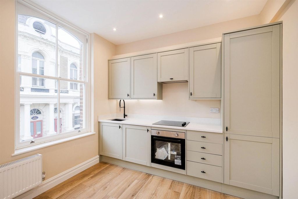 Property photo 3 of 21 Kithcen.Jpg