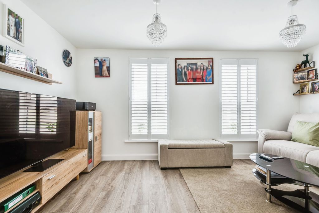 Property photo 3 of 17 Photography