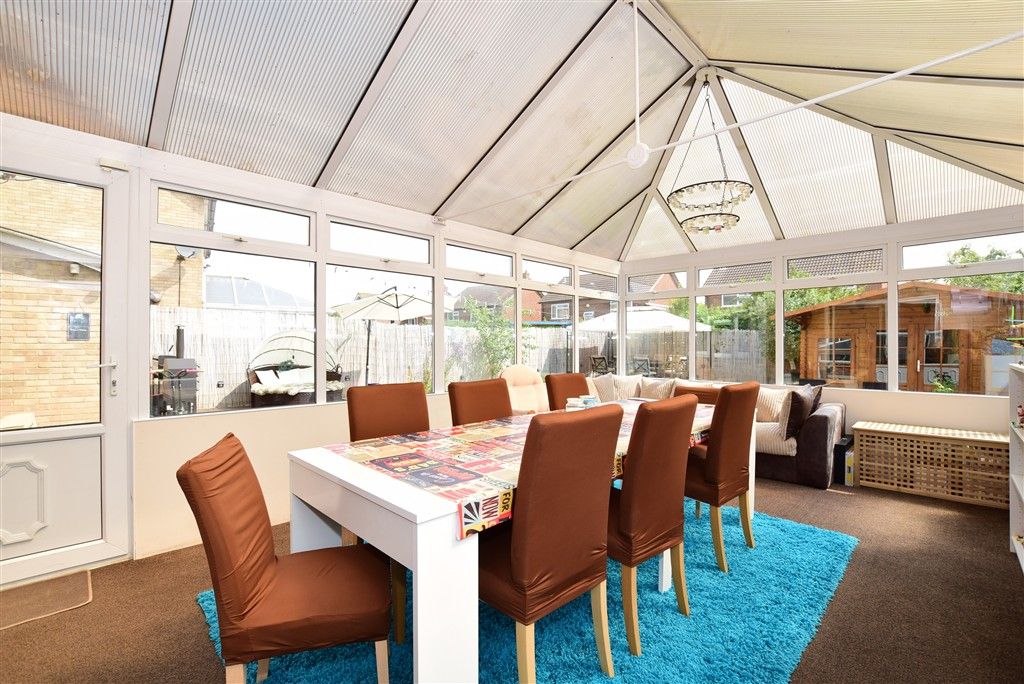 Property photo 3 of 18 Conservatory
