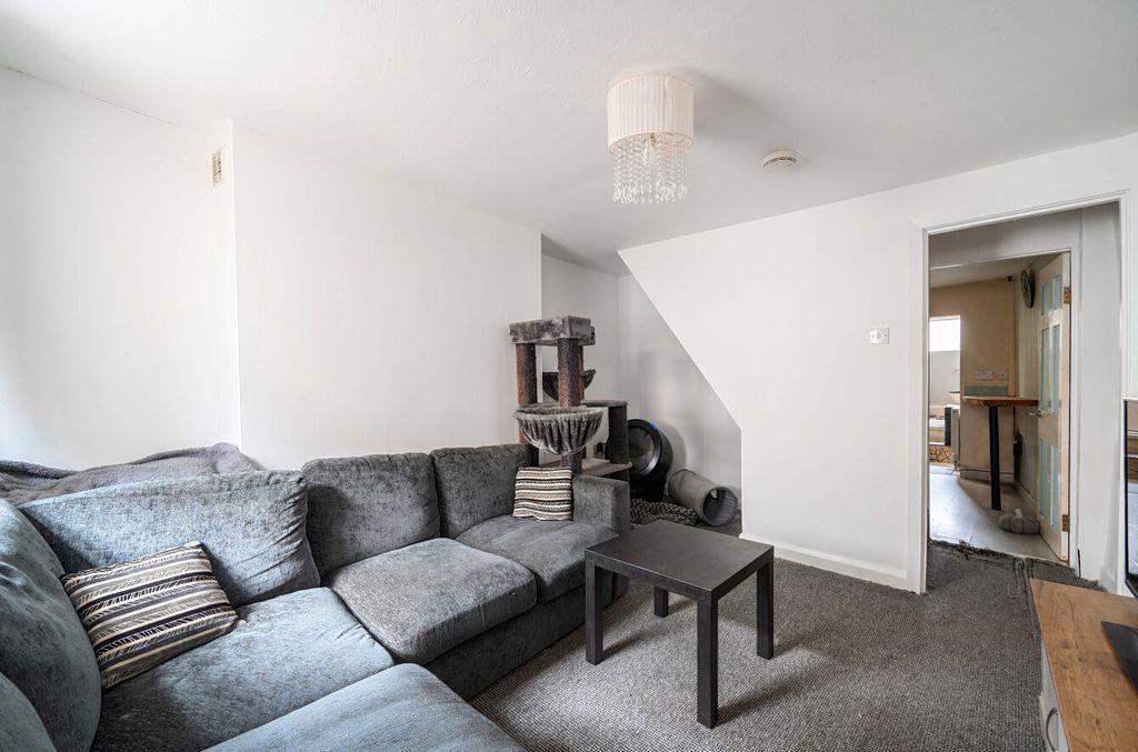 Property photo 2 of 10 33 New Street