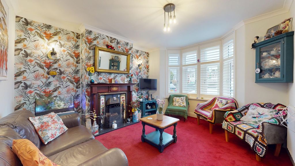 Property photo 2 of 20