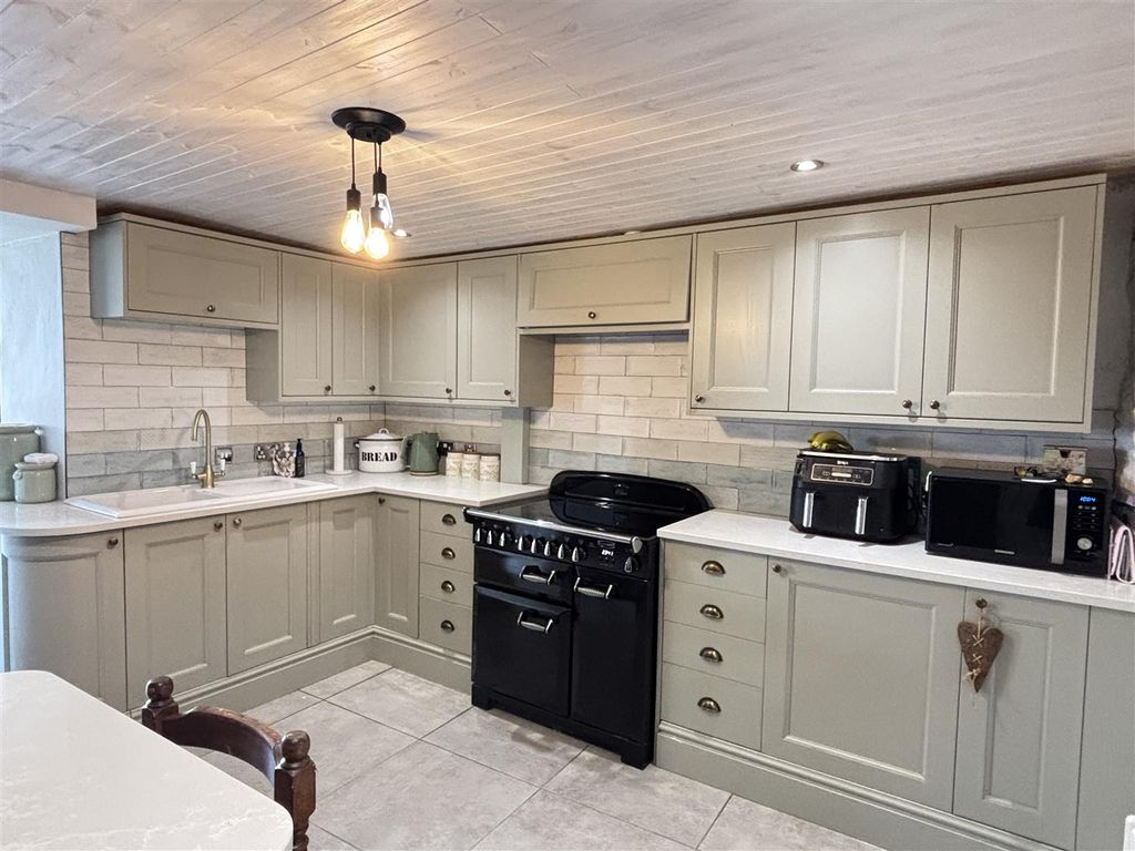 Property photo 2 of 80 Img_3401.Jpeg