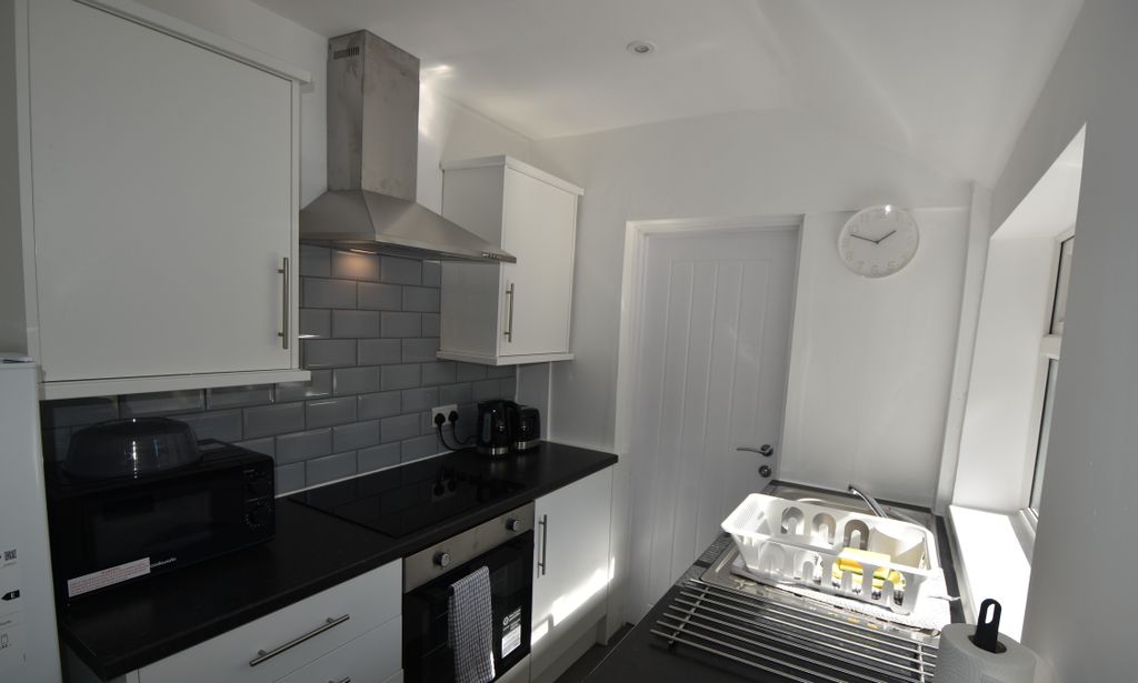 Property photo 3 of 15 Kitchen