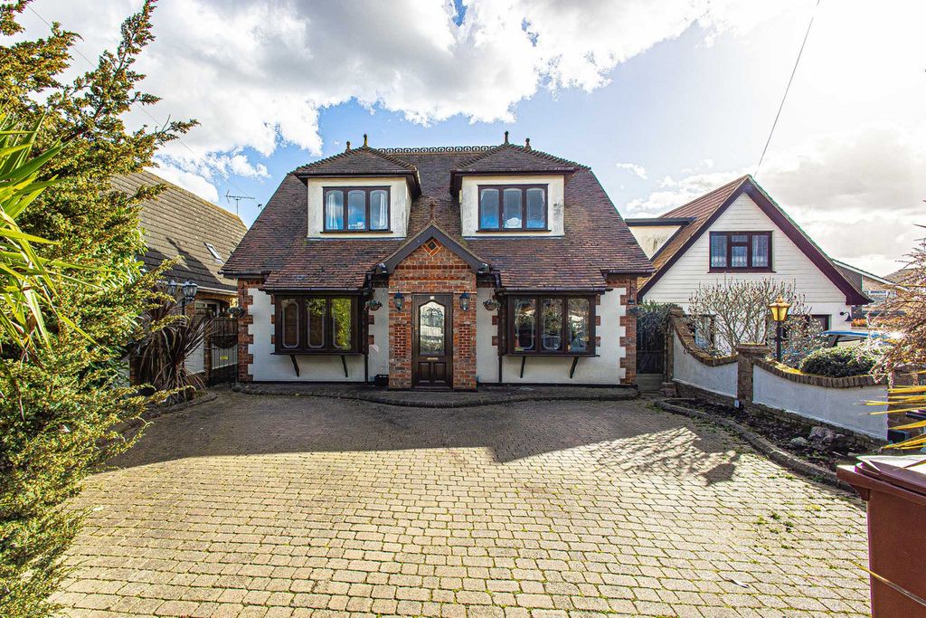 Property photo 1 of 32