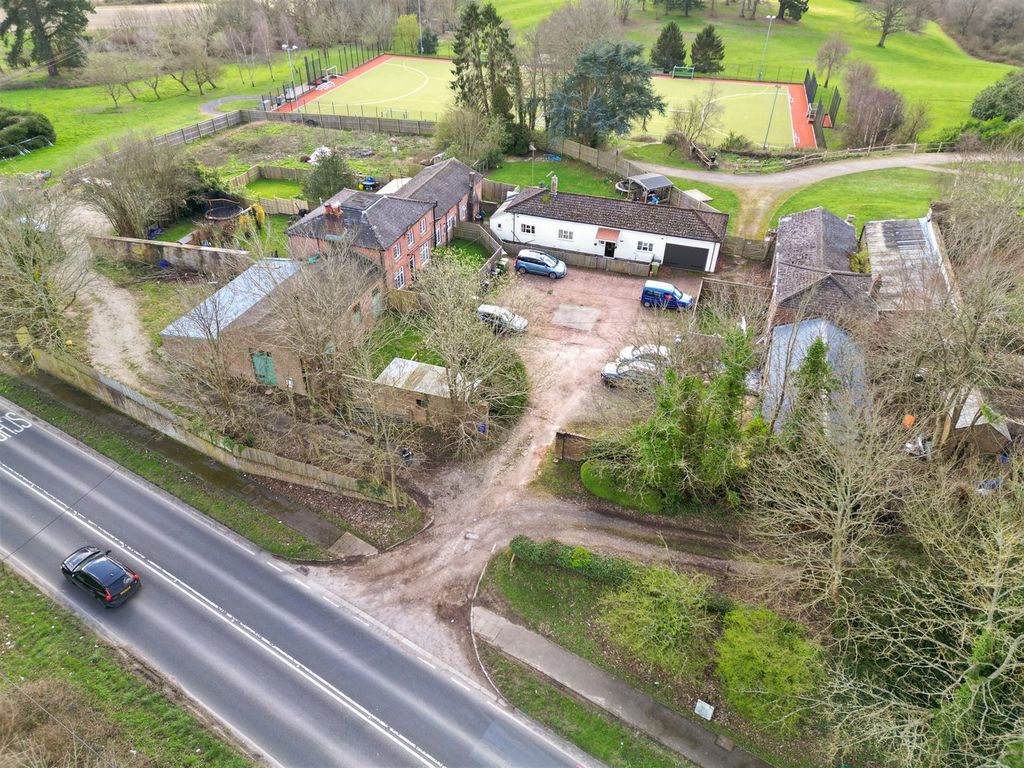 Property photo 3 of 37