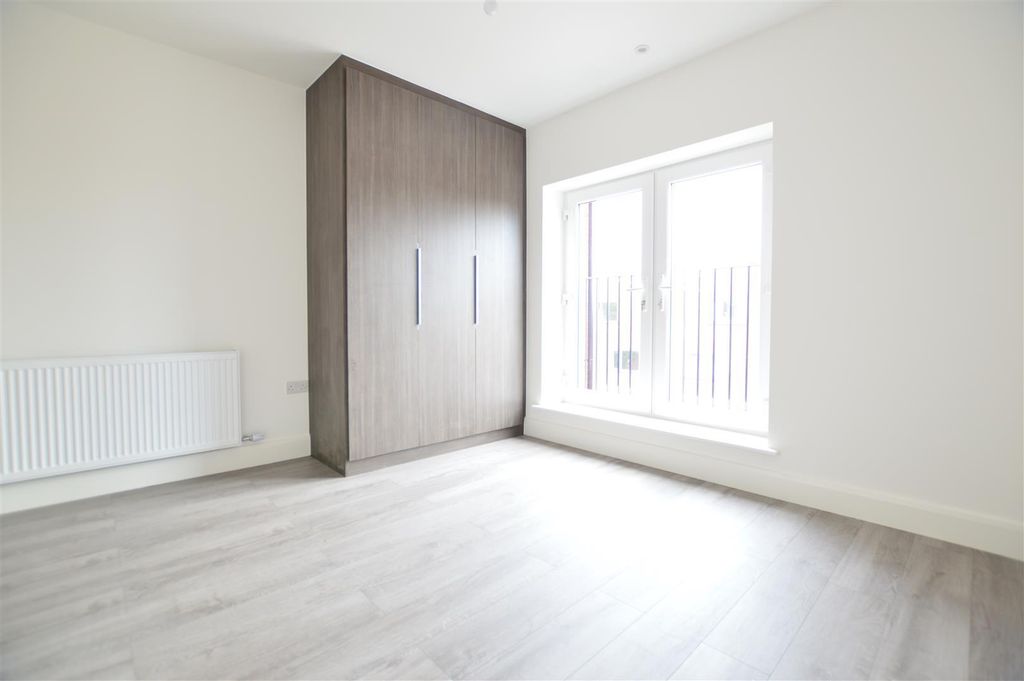 Property photo 2 of 5 Bedroom 2.Jpg