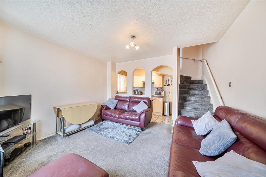 Property photo 2 of 14 1469112-1-6A1d806B7F4A9.Jpg